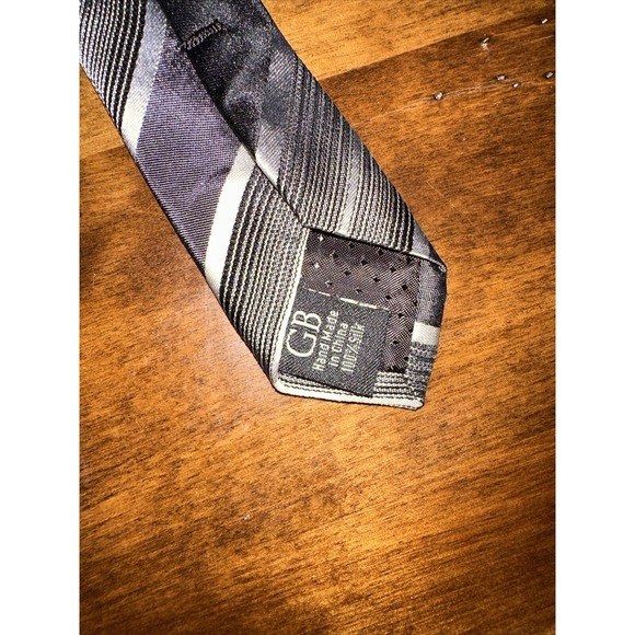 Geoffrey Beene 100% Silk Tie Black Gray And White Diagonal Stripes Hand Made - Picture 3 of 6